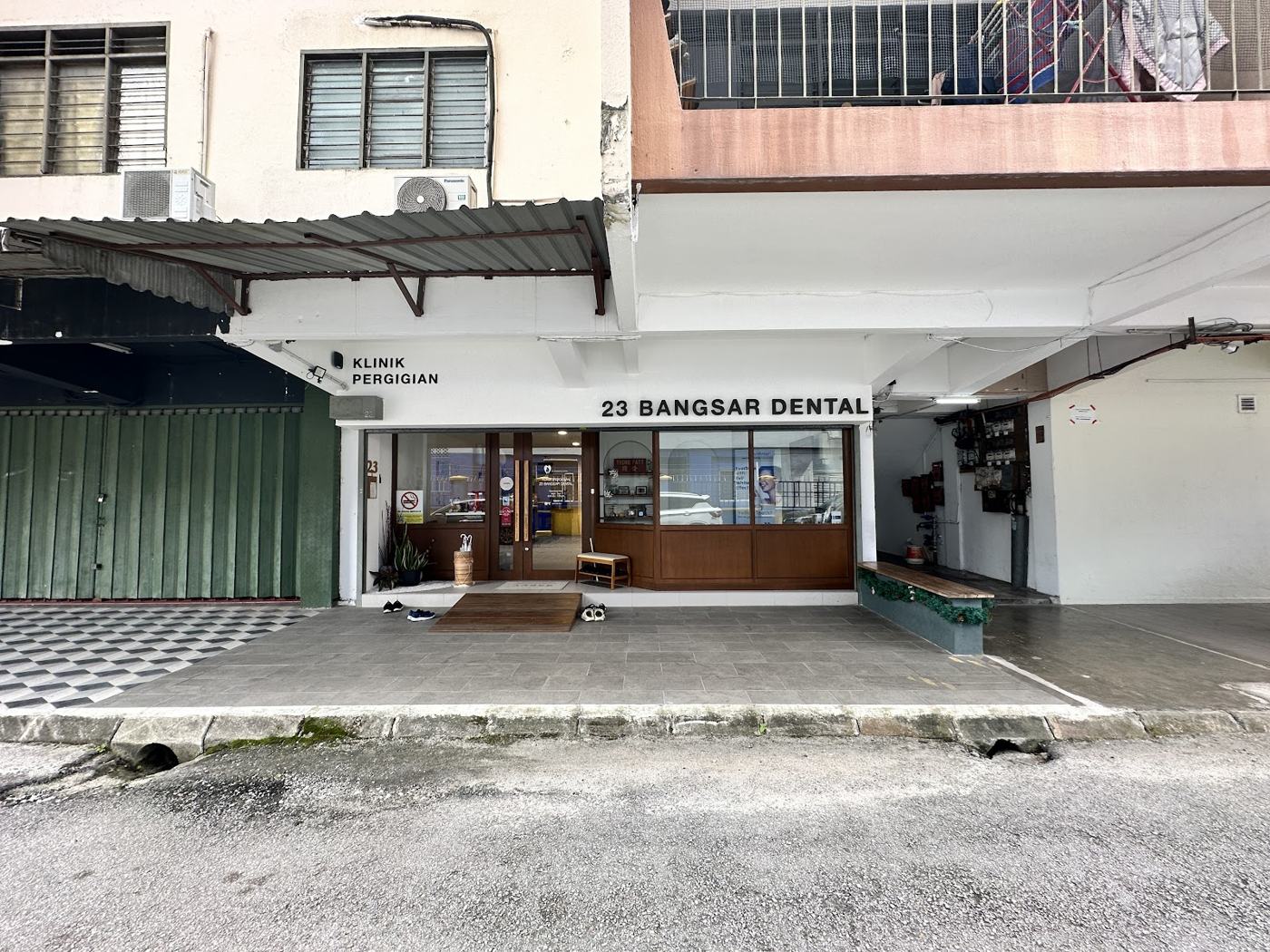 The shop row on Jalan Tandok